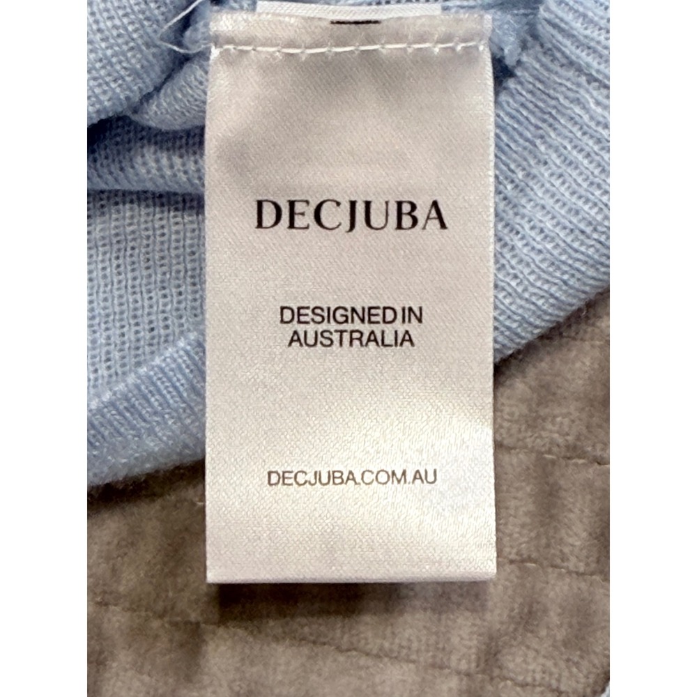 DECJUBA Allie Twist Long-Sleeve Top Sky Blue Soft Cozy Sweater Size Small NWT - Picture 4 of 6